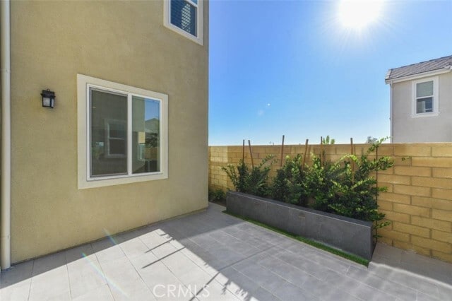 Building Photo - 132 Chorus