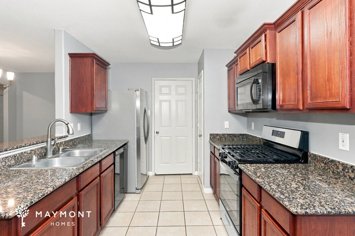 Building Photo - 2107 Golden Topaz Dr