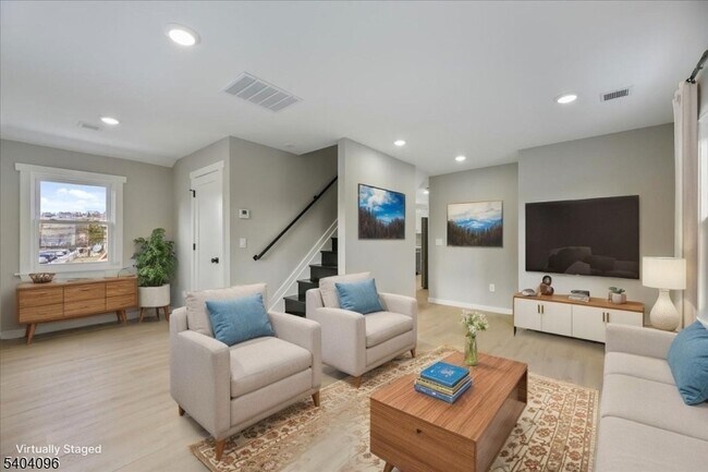 Building Photo - 143 Johnston Ave