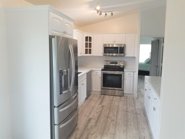 Building Photo - 14576 Sunset Pine Dr