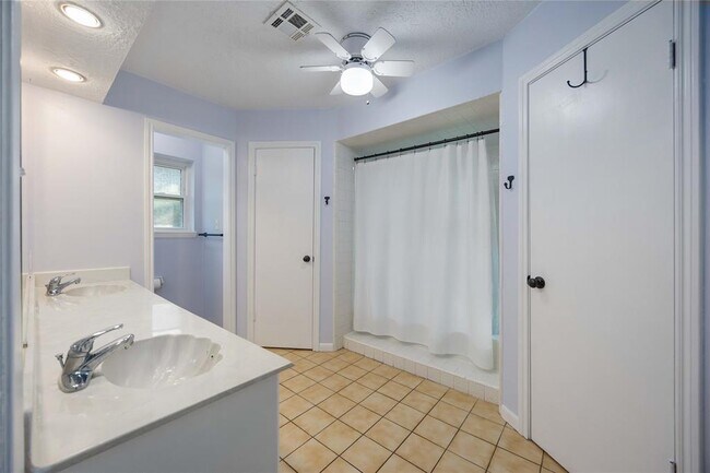 Building Photo - 11506 Wolf Run Ln