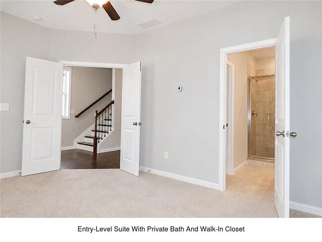 Building Photo - 320 Beacons Pl
