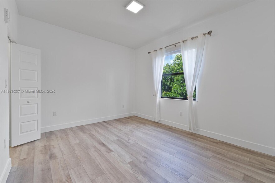 Building Photo - 8045 NW 104th Ave
