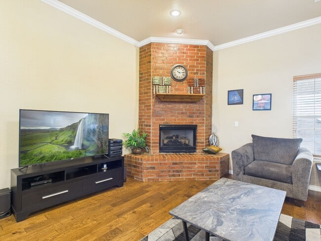 Building Photo - 1701 Rock Creek Rd