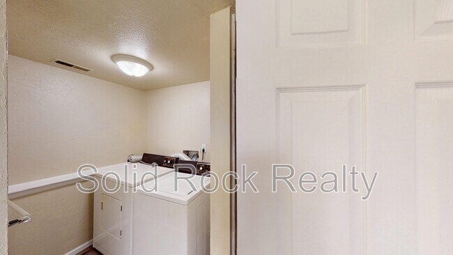 Building Photo - 6319 Monarch Cir