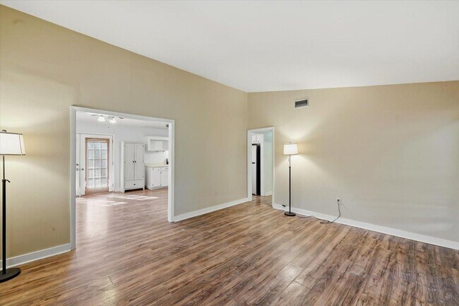 Building Photo - 1206 Arlington St