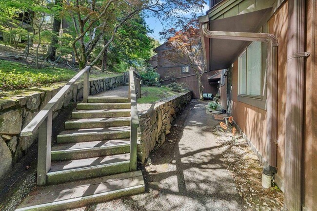 Building Photo - 375 Martling Ave
