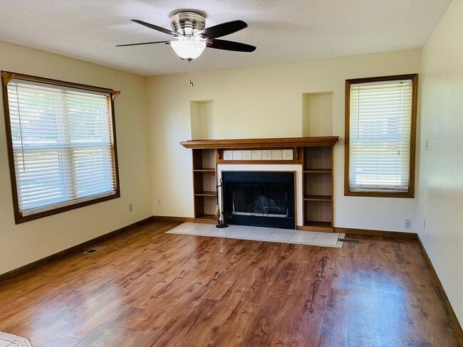 Building Photo - Beautiful, Spacious Single Family Home