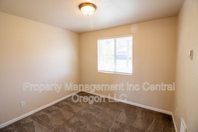 Building Photo - 2827 SW Pumice Ave