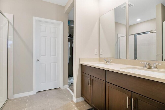 Building Photo - 527 Amadoras Wy