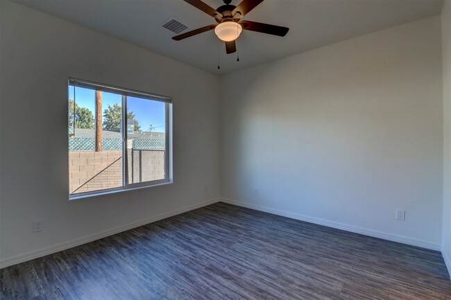 Building Photo - 8346 Florentine Rd
