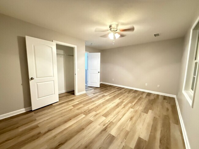 Building Photo - 18-20 Pine Grove St