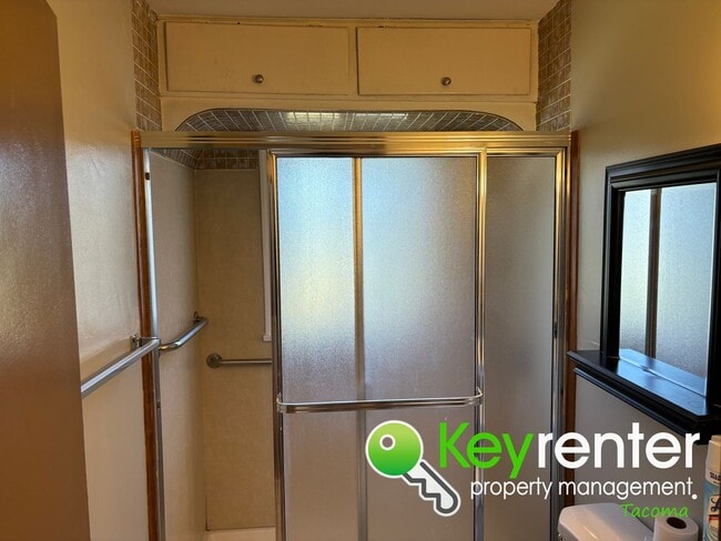 Building Photo - Gorgeous 3Bed/2Bath In the Heart of Tacoma!