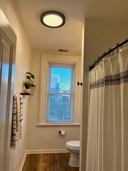 Bathroom - 2202 Sarah St