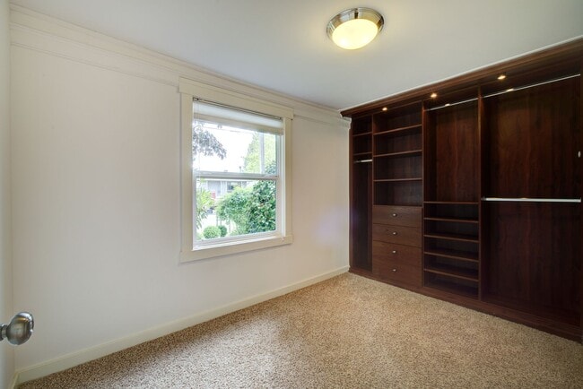 Building Photo - 9234 36th Ave SW