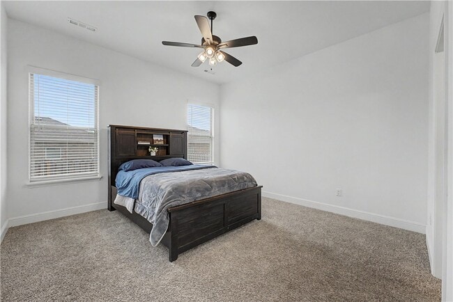 Building Photo - 2040 Periwinkle Pl