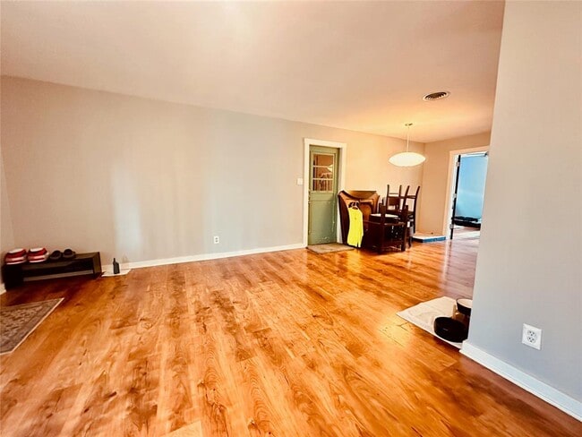 Building Photo - 4803 Everglade Dr