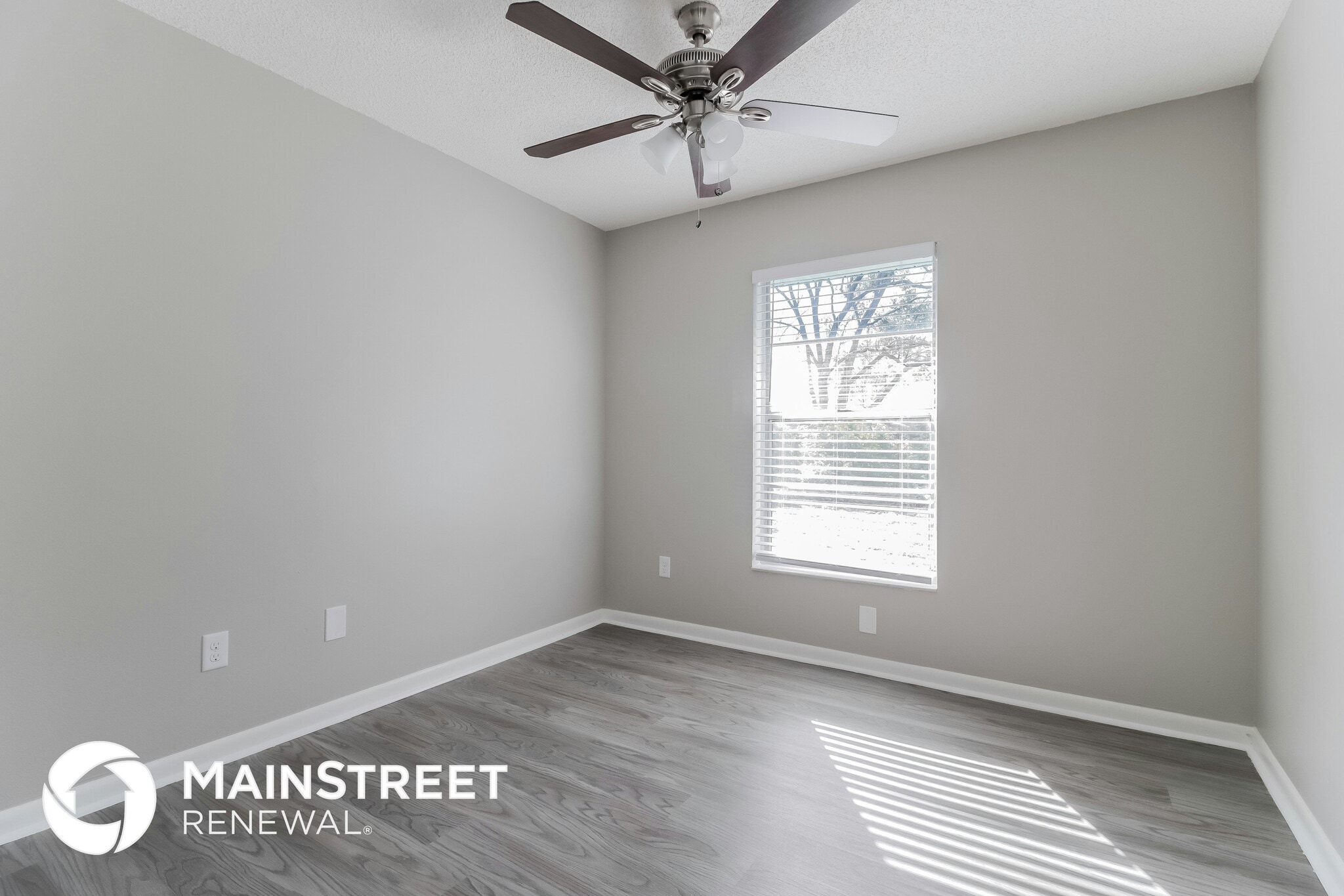 Building Photo - 1390 E Euclid Ave