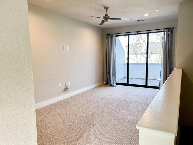 Building Photo - 1411 Town Creek Dr