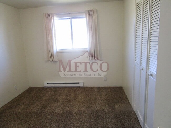 Building Photo - Cute little 3 bedroom home