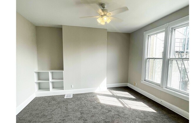 Building Photo - 112 W Nixon St