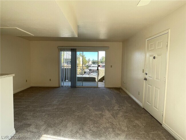 Building Photo - 8070 W Russell Rd