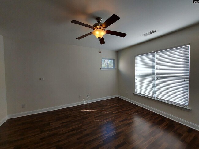 Building Photo - 203 Eagle Park Dr