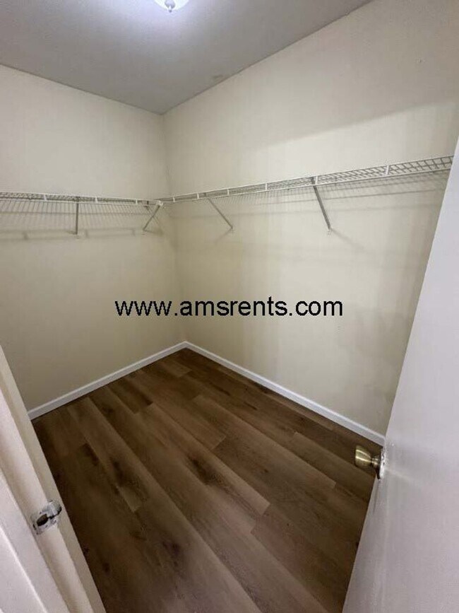 Building Photo - Spacious 3 bedroom 2 bath in Kissimmee