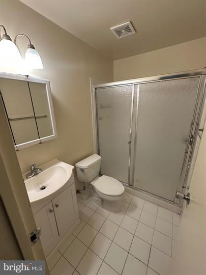 Building Photo - Charming Annandale Townhome with Modern Up...