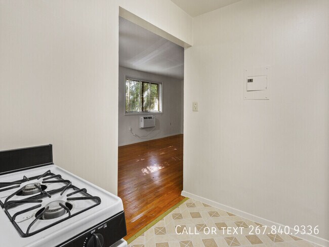 Building Photo - 4030 Livingston Rd SE