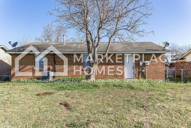 Building Photo - 404 E Texas Dr