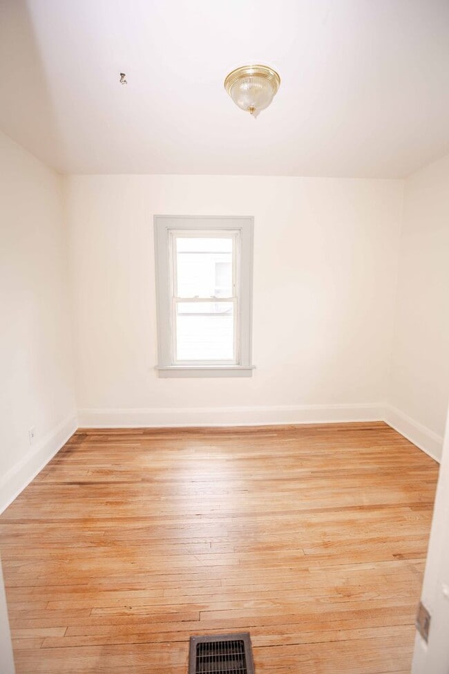 Building Photo - Very Spacious Four Bedroom Home For Rent!