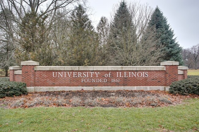 Building Photo - 3 Bedroom updated home Near Campus - Avail...