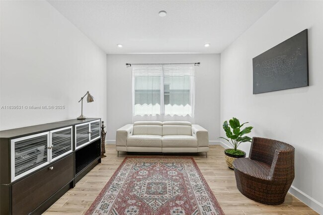 Building Photo - 10407 SW Aquila Wy