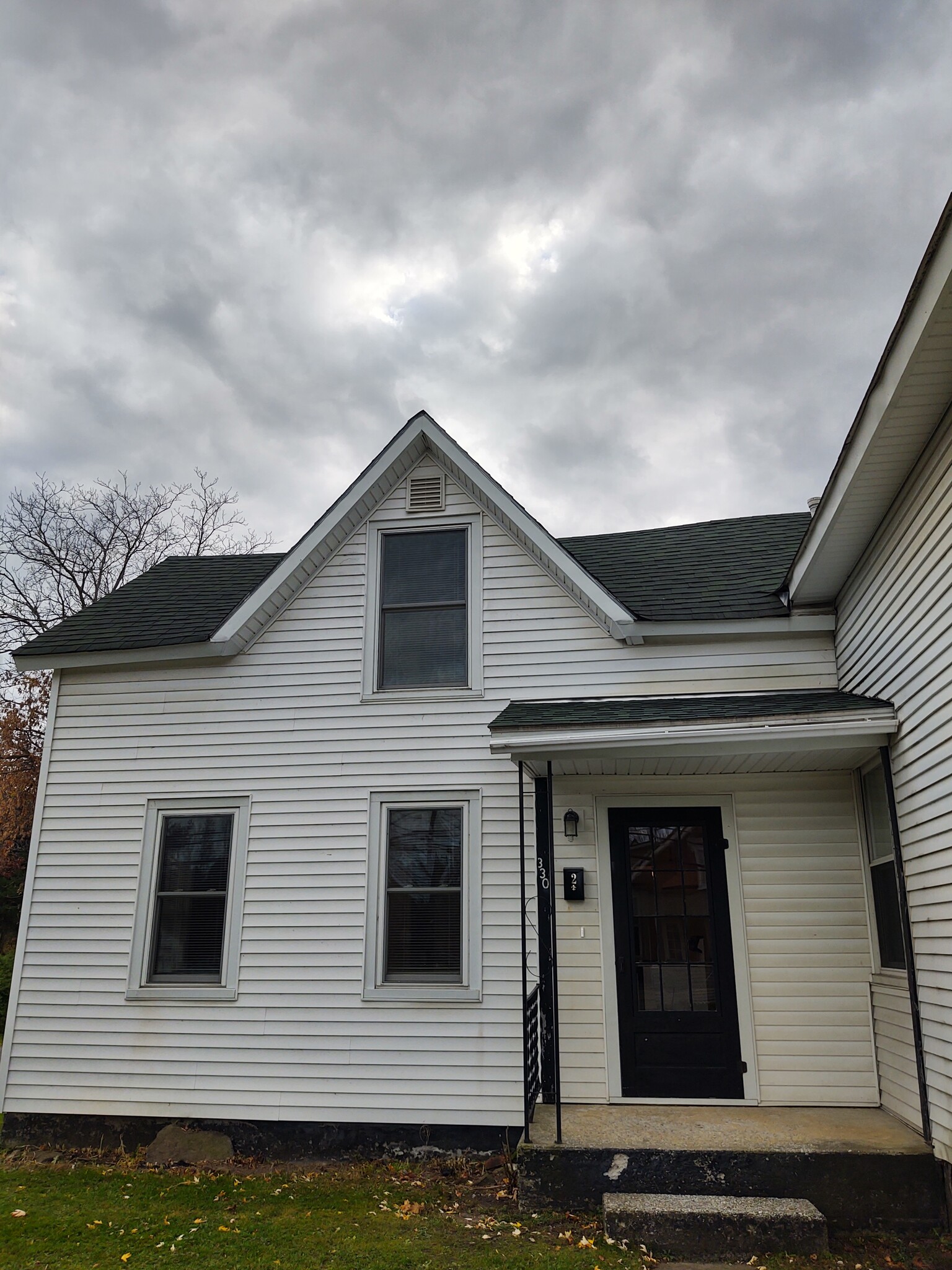 Building Photo - 330 Lake Rd