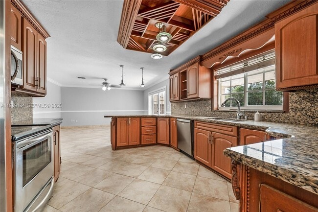 Building Photo - 10620 SW 146th Ct