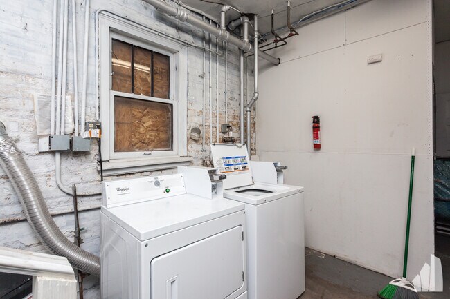 Building Photo - 6149 N Talman Ave