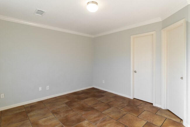 Building Photo - 12907 Regalshire Ct