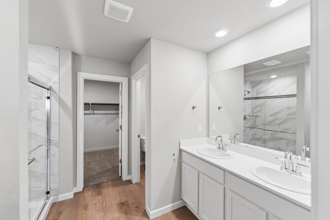 Building Photo - 8517 E Fort Worth St