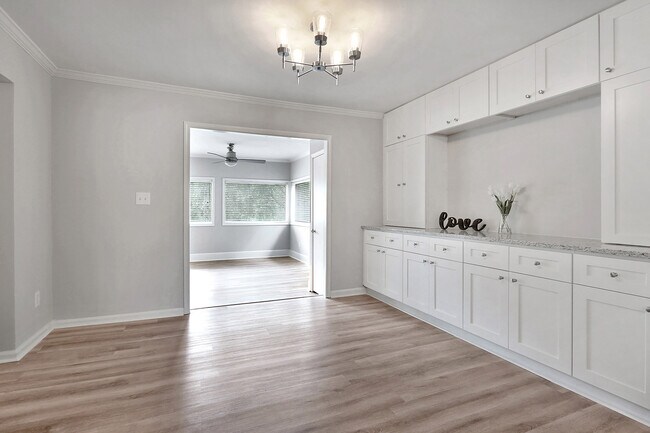 Building Photo - 60 Chaumont Square NW