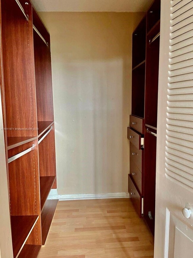 Building Photo - 1040 NW 80th Ave