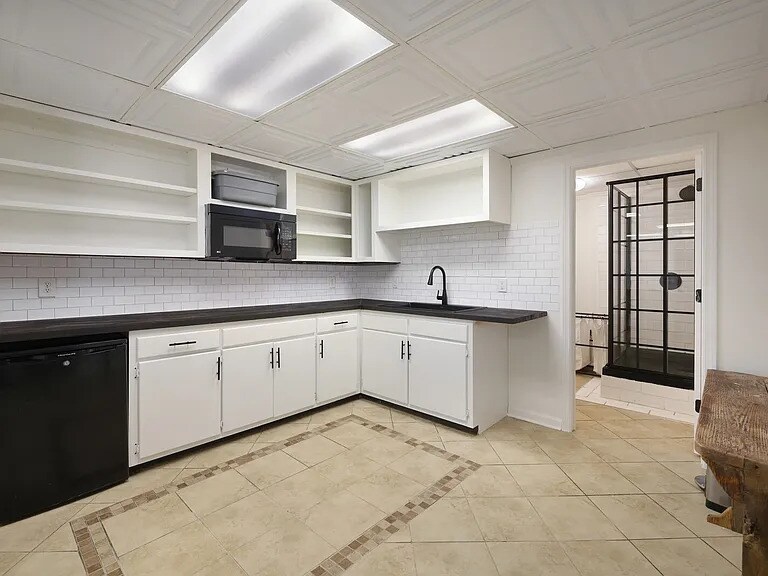 Building Photo - 436 Foothill Dr