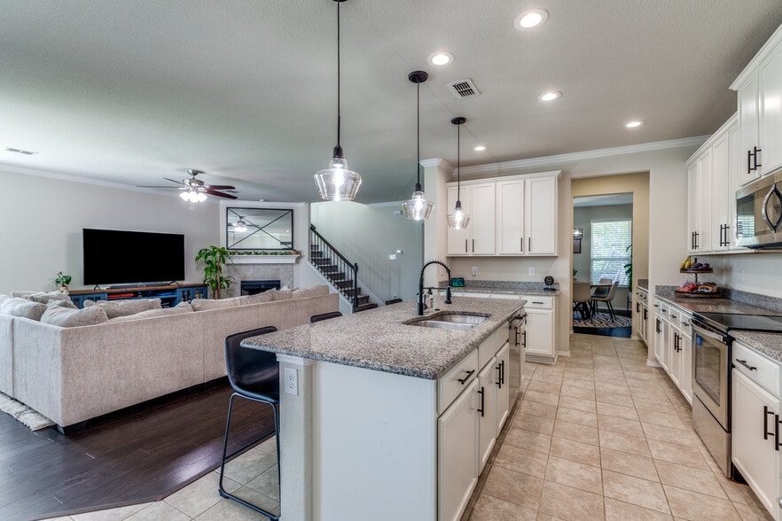 Building Photo - 1000 Marietta Ln