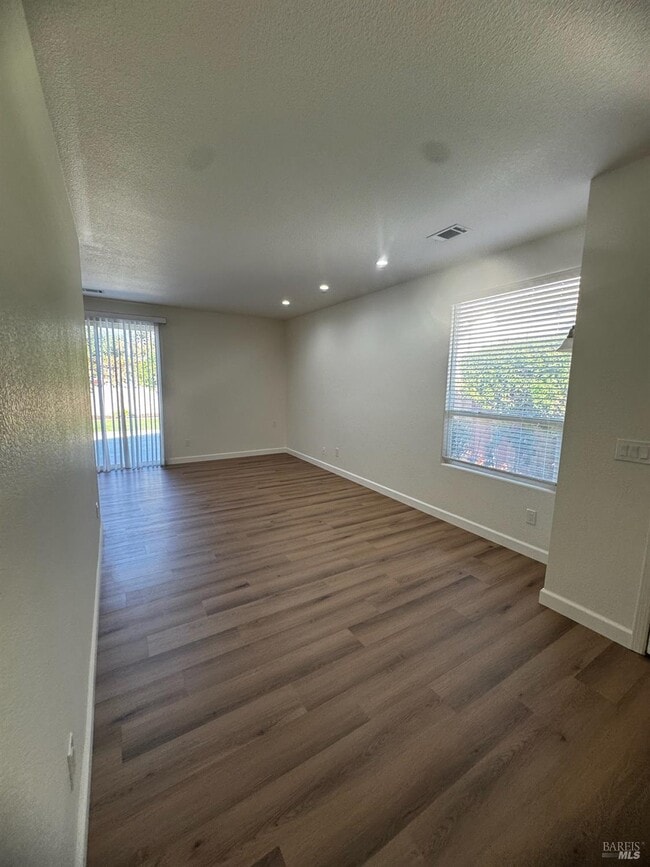 Building Photo - 413 Morales Ct