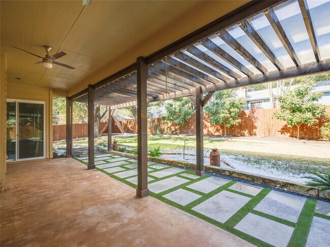 Building Photo - 12600 River Bend