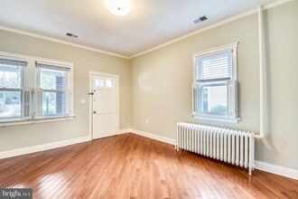 Building Photo - 214 E Monroe Ave