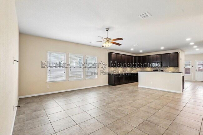 Building Photo - 1807 Golden Maple