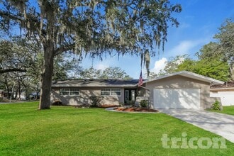 Building Photo - 7102 Woodfield Dr