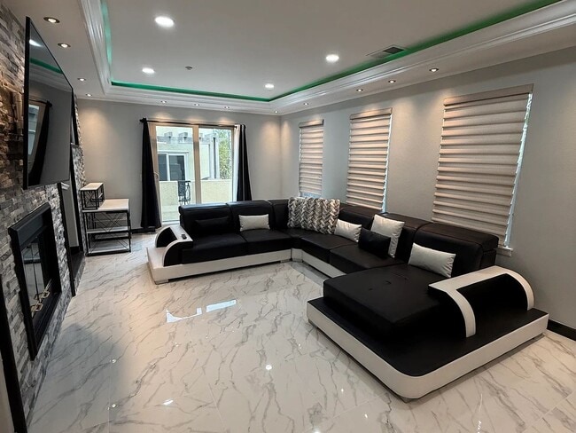 Building Photo - 2696 Escala Cir