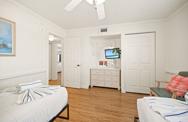Building Photo - 7785 Estero Blvd